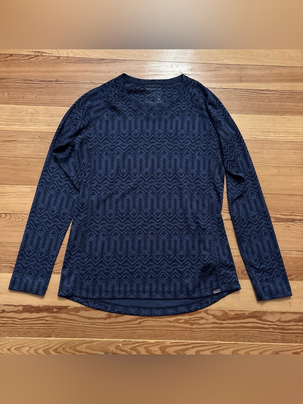 Patagonia Capilene Midweight Long Sleeve Navy Patterned Shirt Large L Women’s